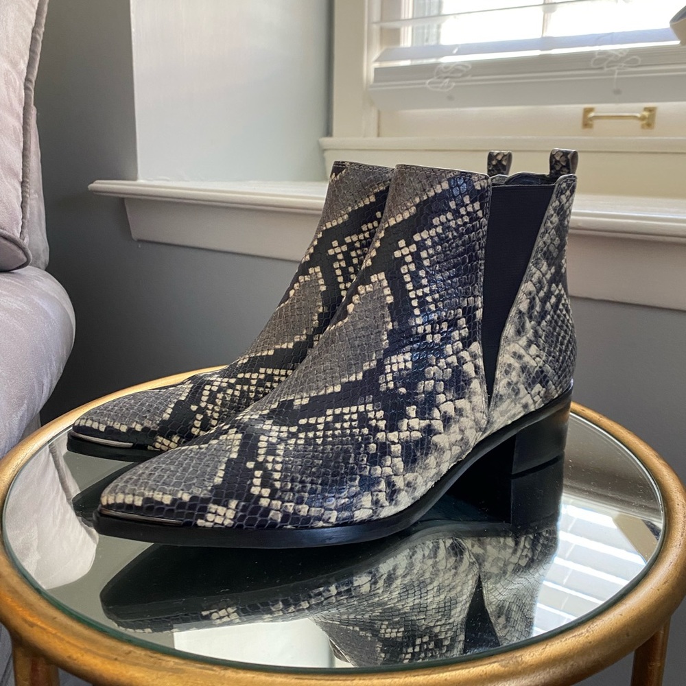 Marc Fisher Yale Leather Chelsea